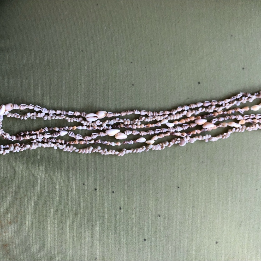 Shell necklaces two - Picture 6 of 8